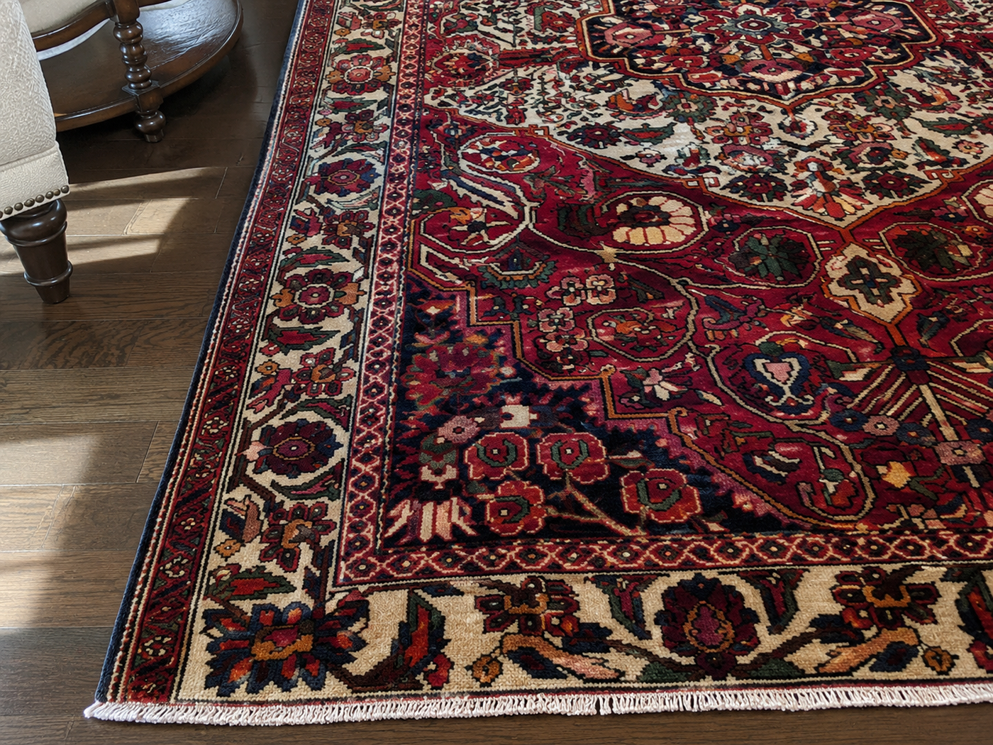 9'8" x 7'0" Handmade Persian Wool Rug wool texture and pattern detail