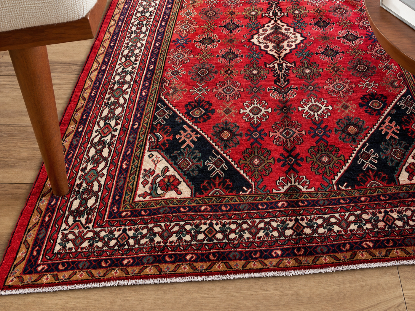 10'3" x 7'4" Handmade Persian Wool Rug wool texture and pattern detail
