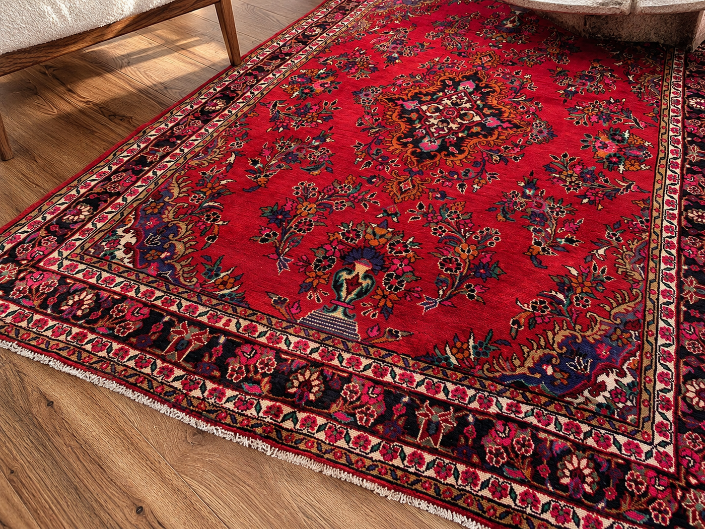 10'4" x 6'11" Handmade Persian Wool Rug wool texture and pattern detail