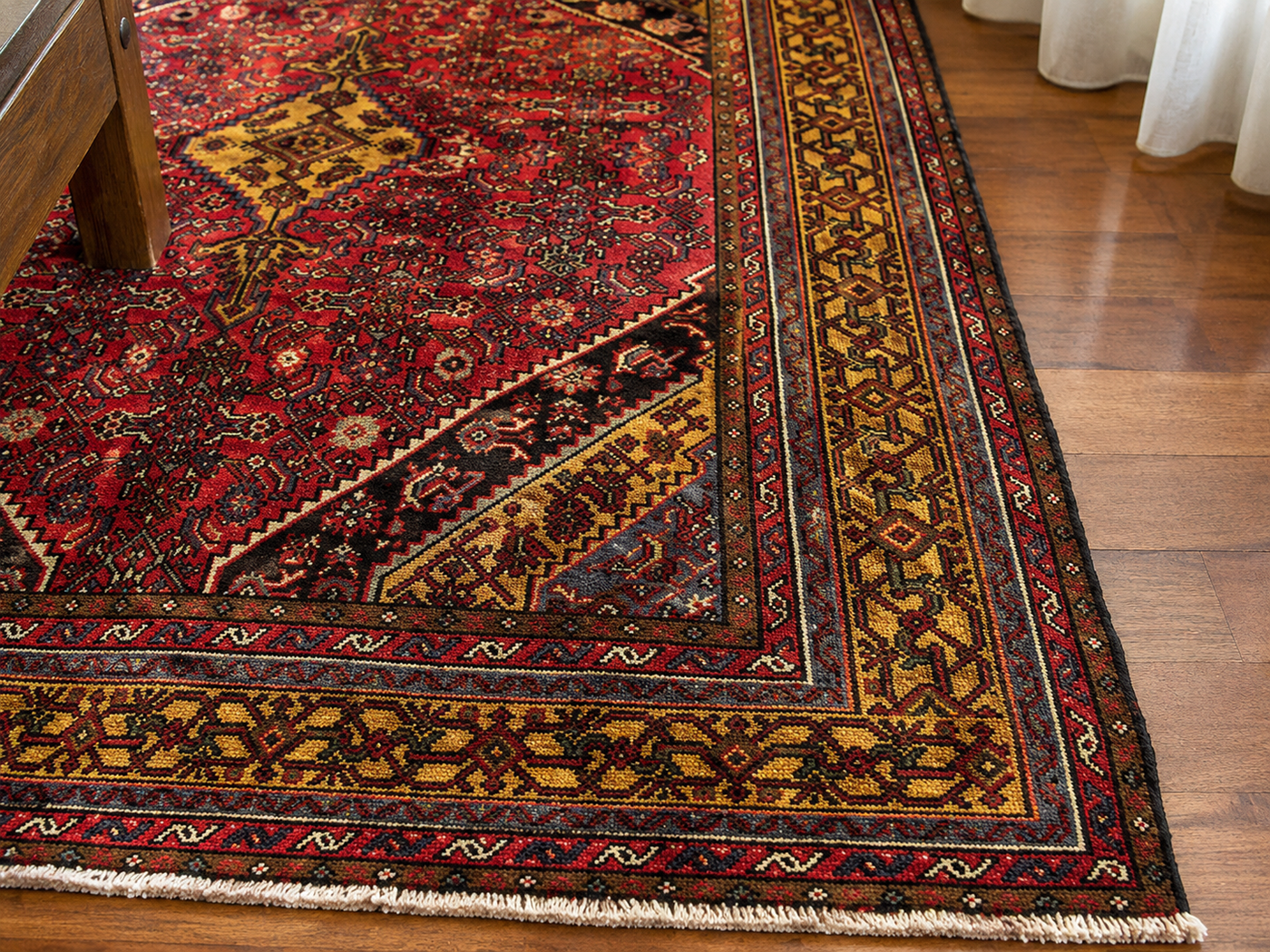 9'10" x 6'9" Handmade Persian Wool Rug wool texture and pattern detail