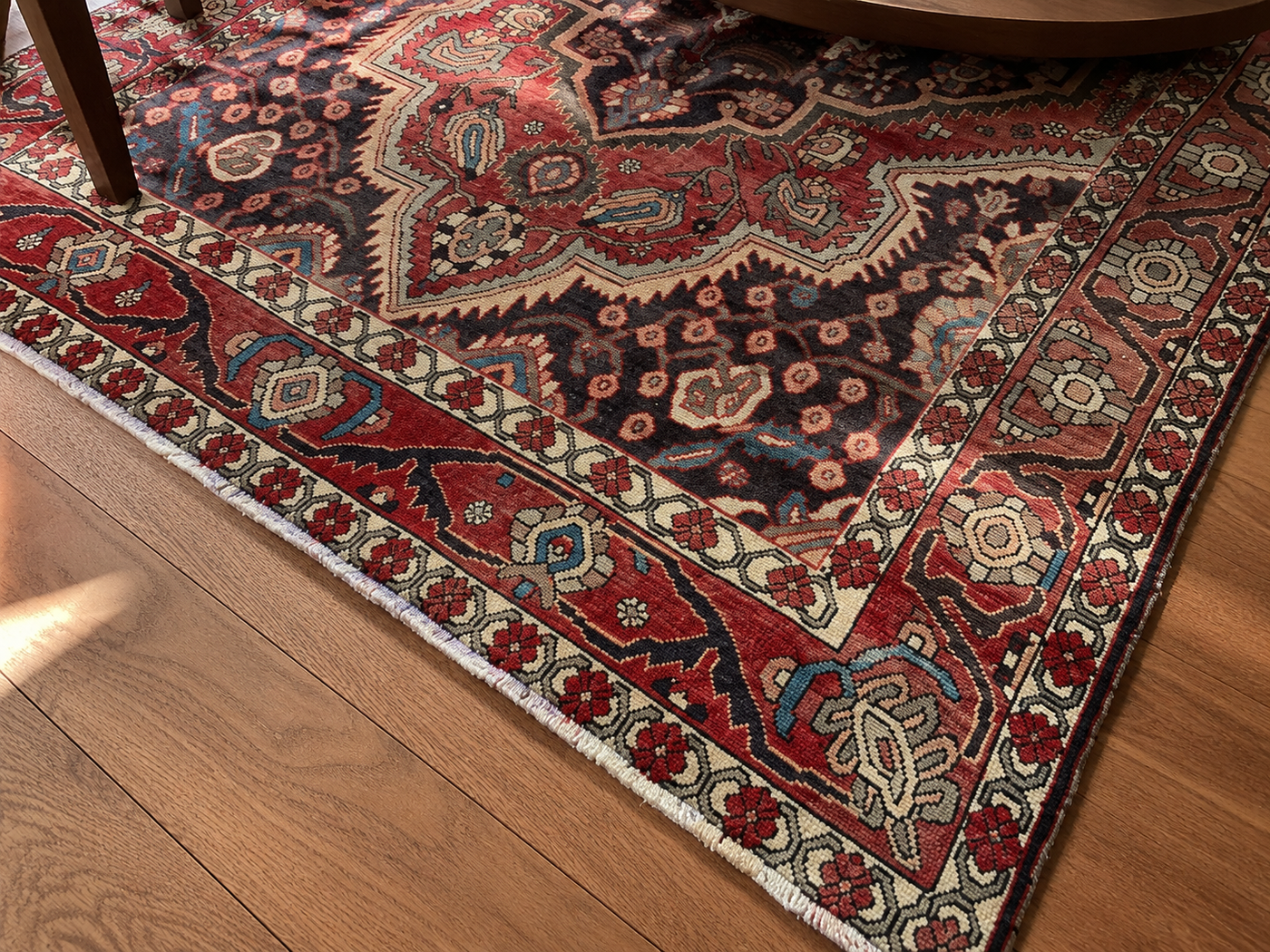 9'8" x 7'0" Handmade Persian Wool Rug wool texture and pattern detail