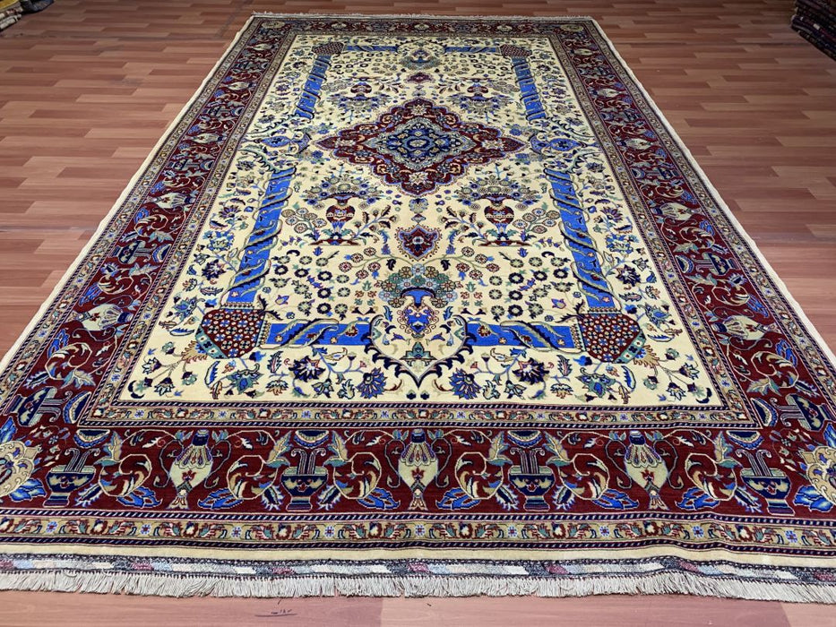7' x 11' Tribal Hand Knotted 100% Wool Area rug