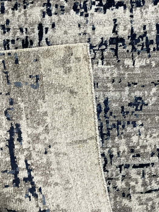 4'X5'9" Nepali Silk & Wool Area rug