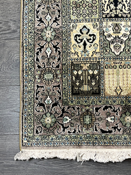 4'1"X5'11" Bakhtiari Pure Silk Area rug