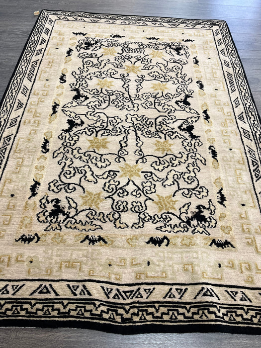 4'X5'10" Nepali Wool Area rug