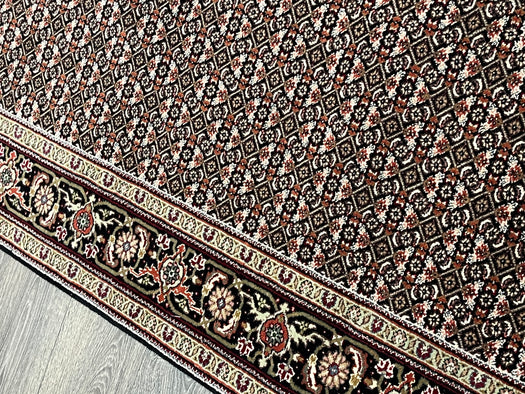 4'1"X5'11" Persian Wool Area rug