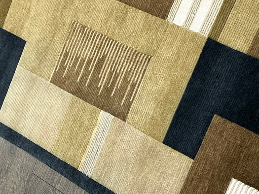 4'X5'11" Nepali Silk & Wool Area rug