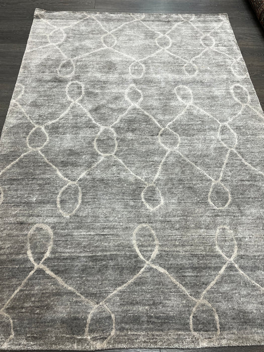 4'1"X6'1" Nepali Silk & Wool Area rug