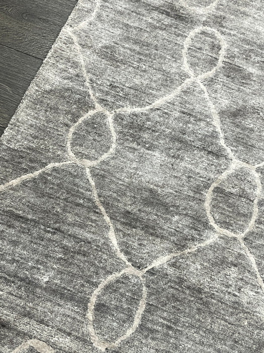 4'1"X6'1" Nepali Silk & Wool Area rug
