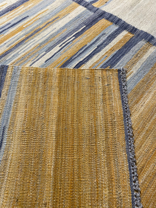 8'1X10'1 Killim Hand Knotted 100% Wool Area rug