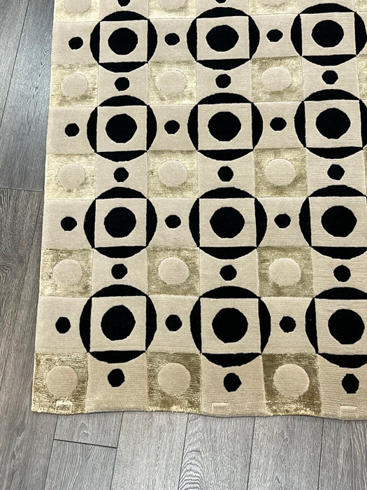 6’1x8’11 Wool and silk nepali area rug
