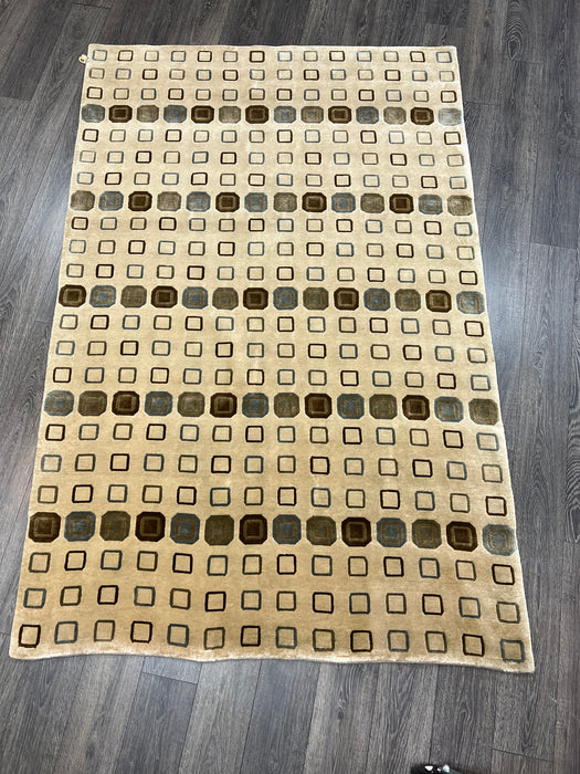5’8x8’7 wool and silk area rug