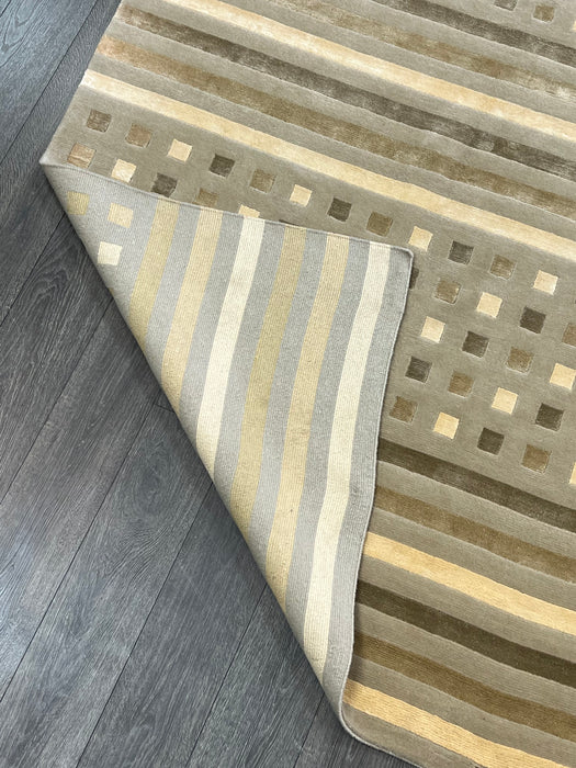 6’1x9 nepali wool and silk area rug