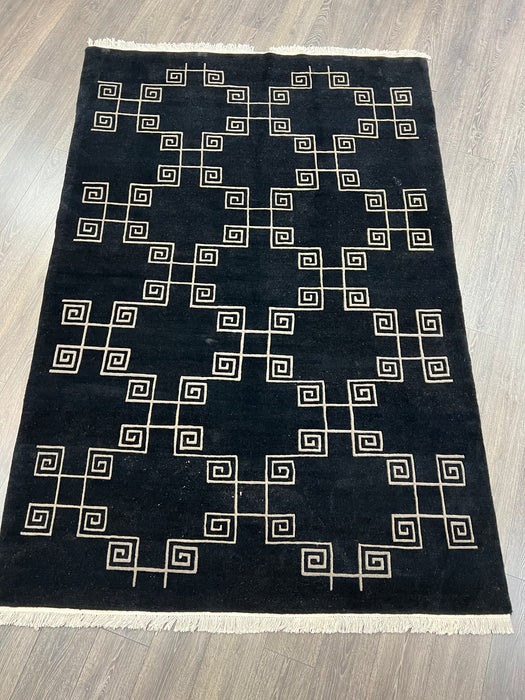 6x8’11 100% wool nepali area rug