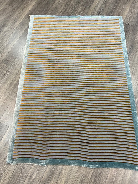 6x8’11 100% wool nepali area rug