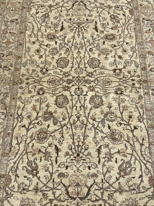 5’7x8’10 100% Ziegler wool area rug
