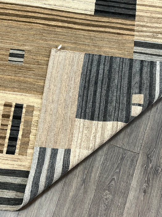 6’2x9’1  100% wool nepali area rug