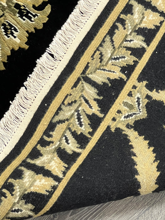6’1x9’4 Versace 100% wool area rug
