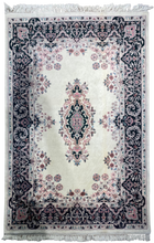 Indo Persian 4’X6’ Hand knotted area rug